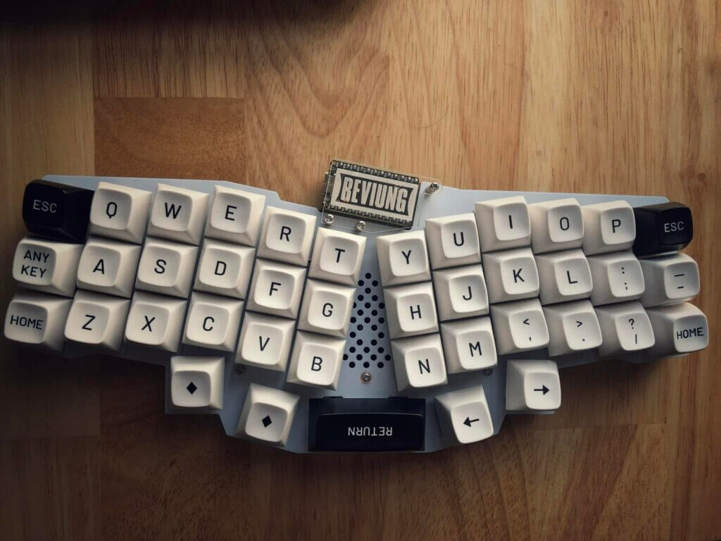 Ergonomic mechanical keyboard